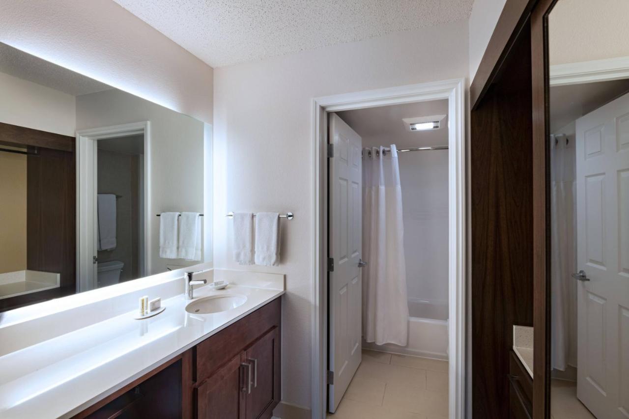 Residence Inn By Marriott Austin The Domain Area Экстерьер фото